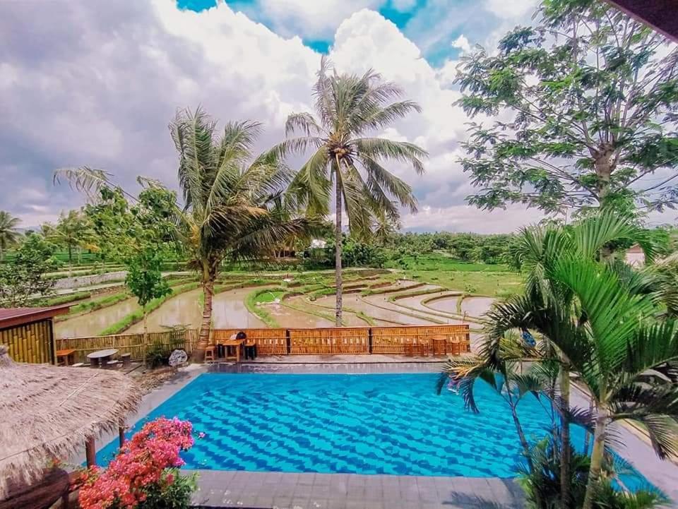 Peraja Bungalows Loyok Sangyang Exterior foto