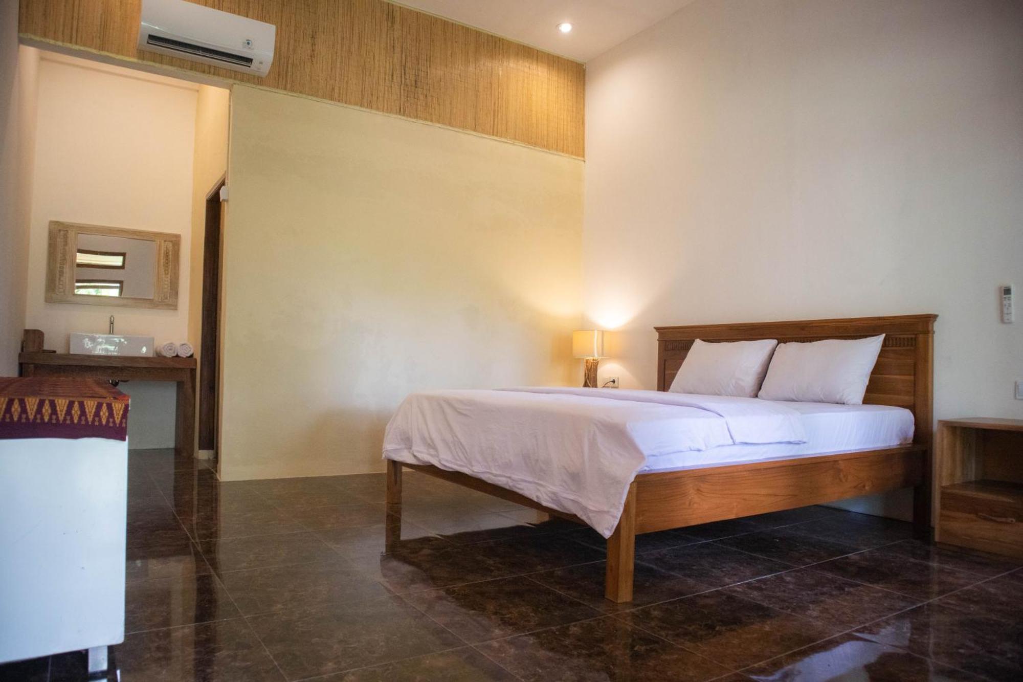 Peraja Bungalows Loyok Sangyang Cameră foto