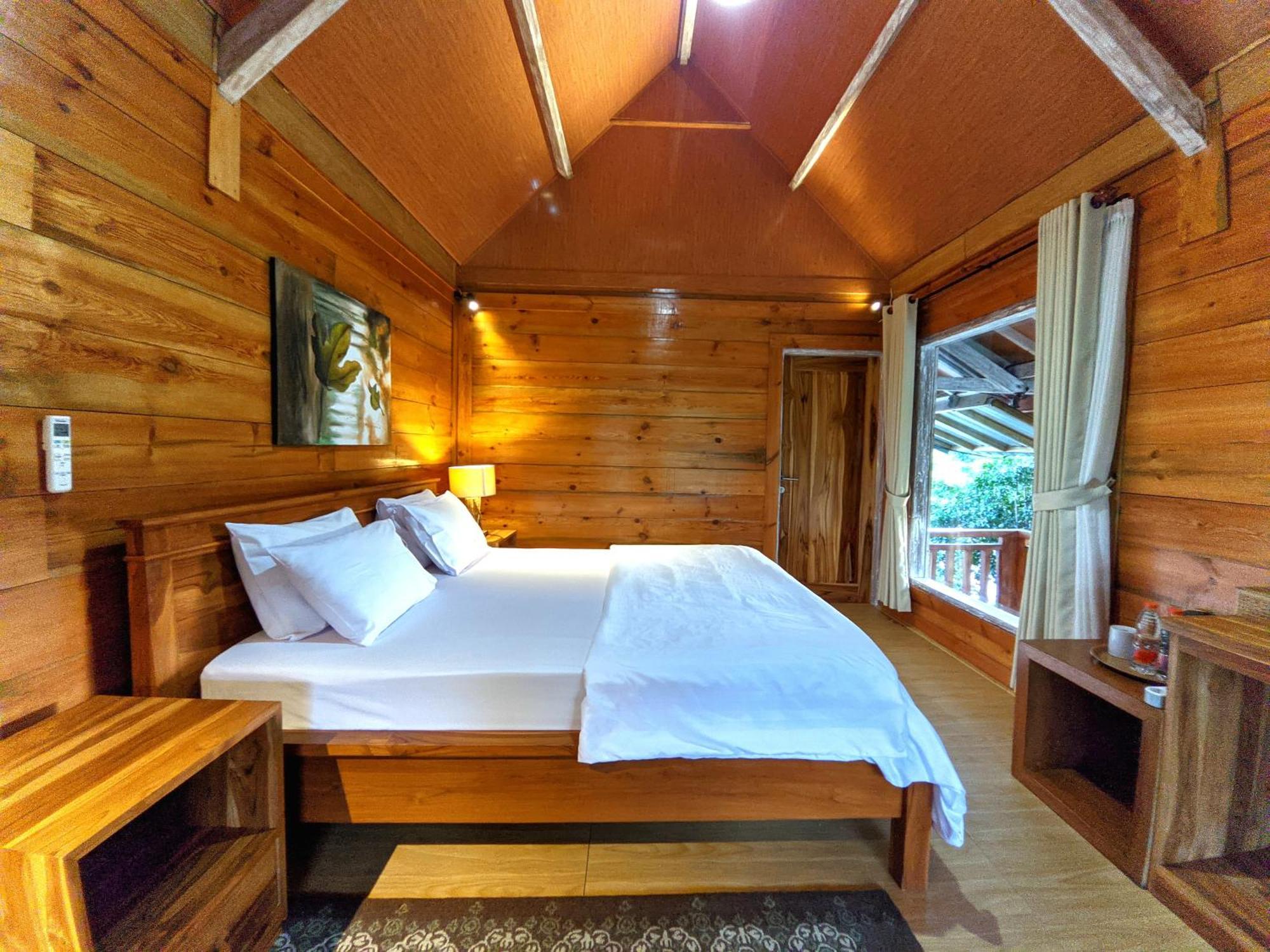 Peraja Bungalows Loyok Sangyang Cameră foto